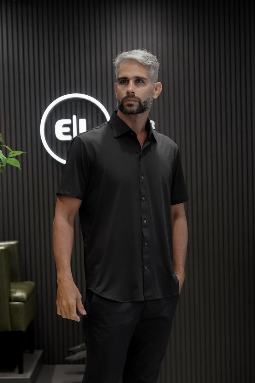 Camisa tech elástica.