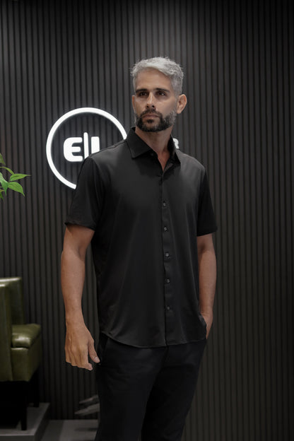 Camisa tech elástica.