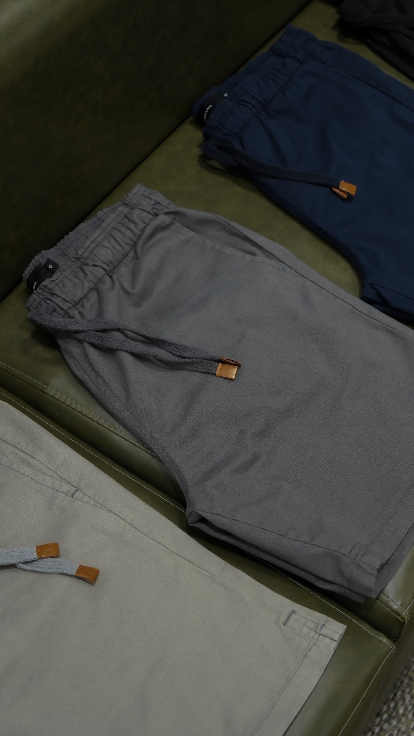 Short sarja bege claro.