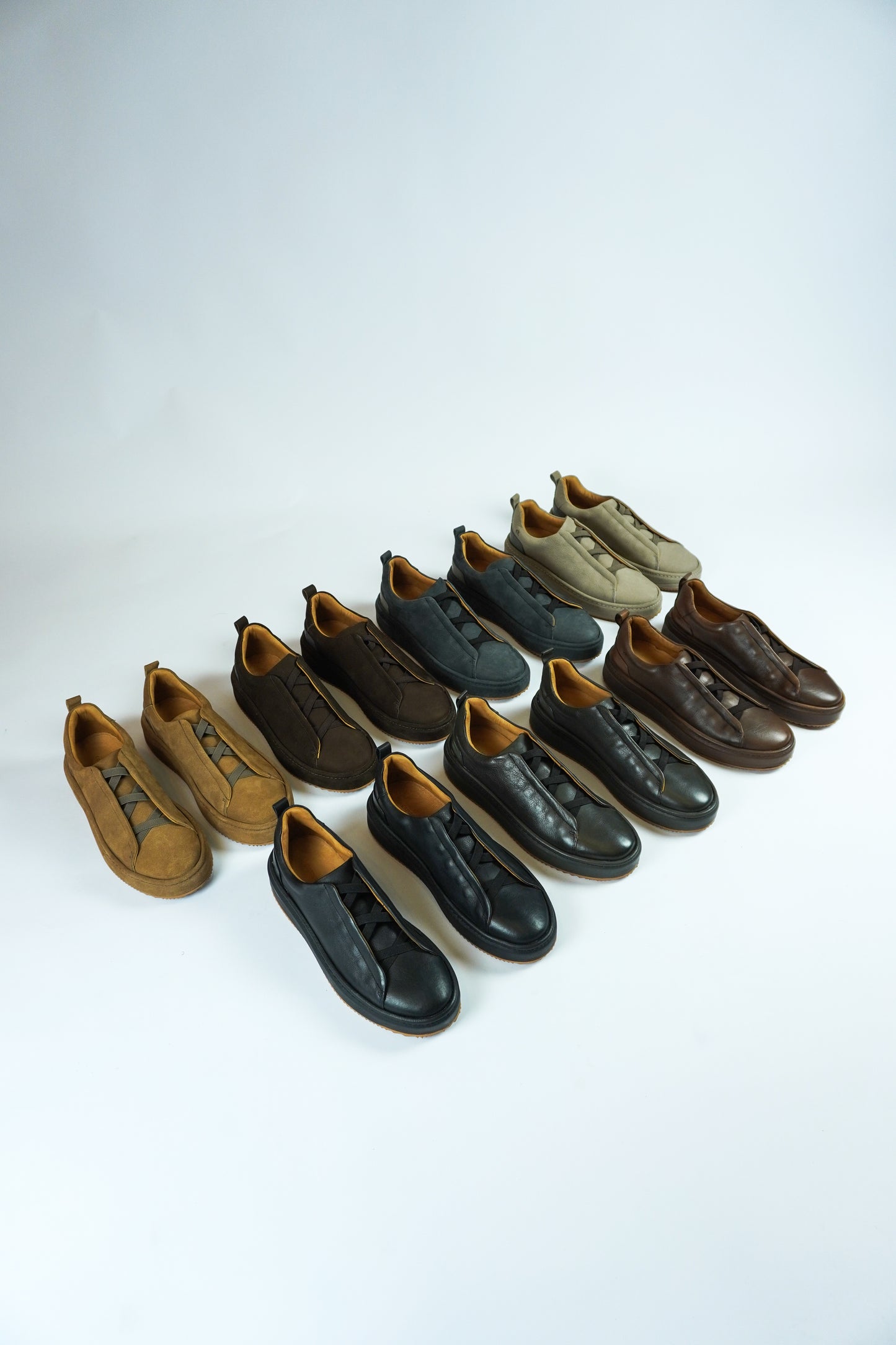 Sneaker X (tênis monocromático)