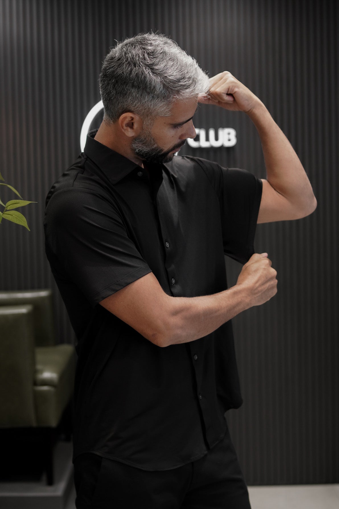 Camisa tech elástica.