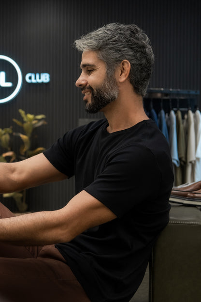 Camiseta preto egípcio.