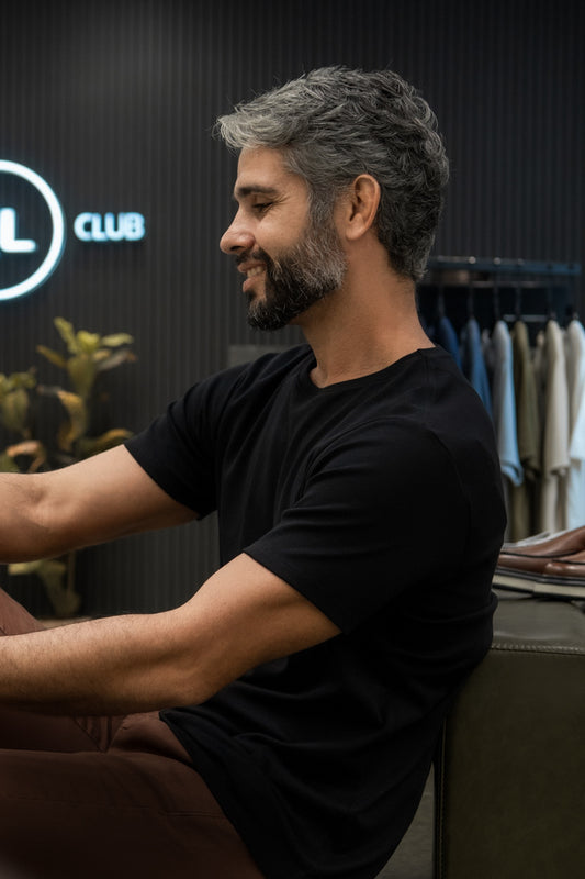 Camiseta preto egípcio.